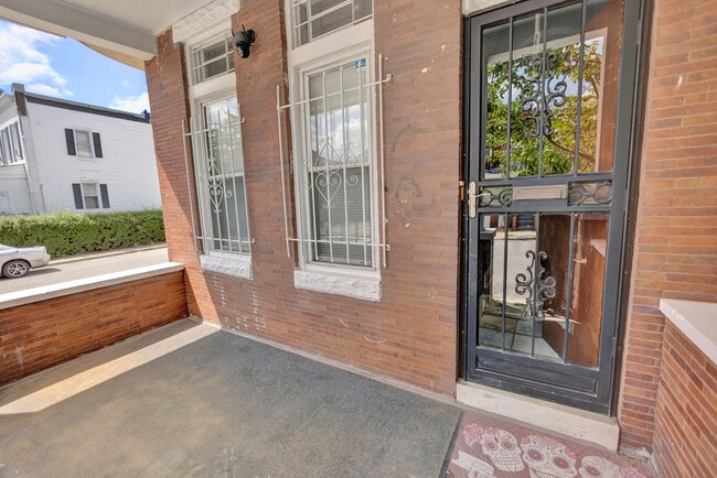Photo - 1600 Appleton St