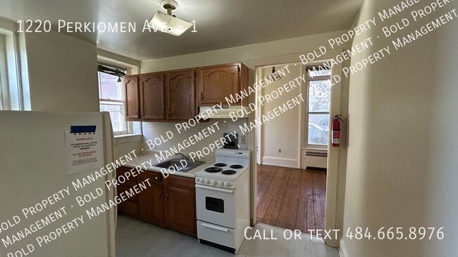 Building Photo - 1220 Perkiomen Ave Unit 1