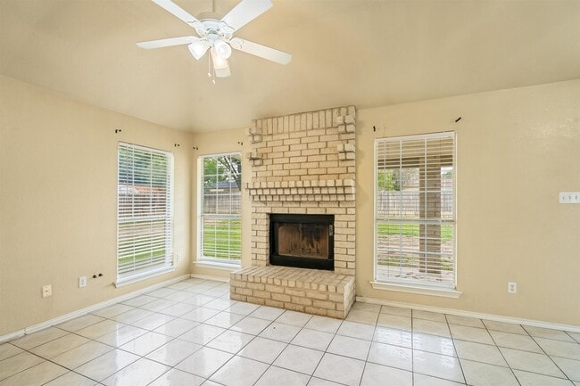 Photo - 119 Encino Dr