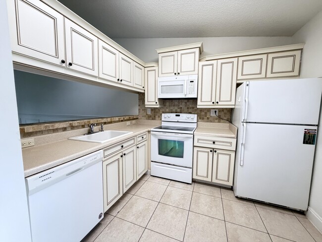 9919 Nob Hill Ct Unit 9919