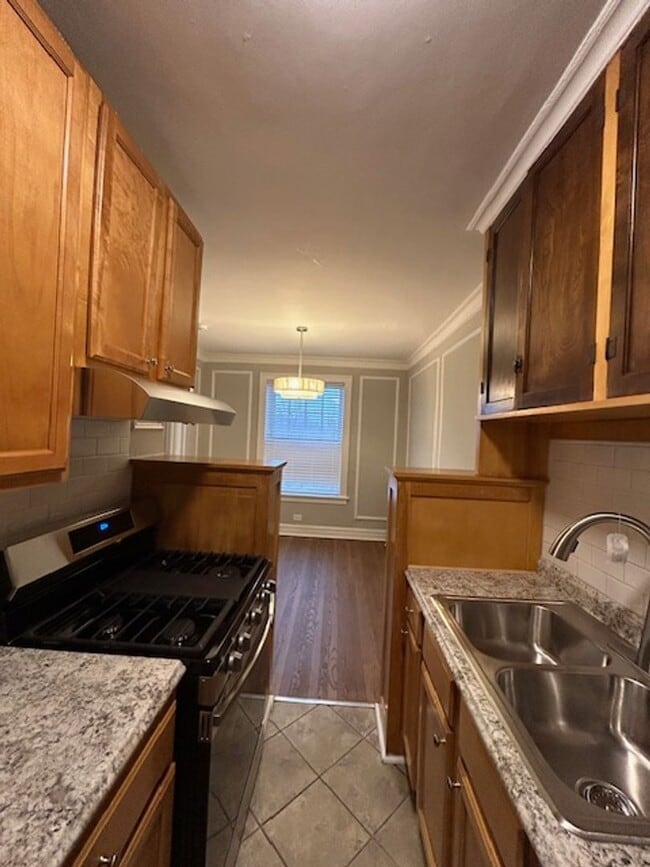 Photo - Edgewater Studio with Heat and Cooking Gas Included ~ No Security Deposit ~ Cat Friendly Unit 1600-3C