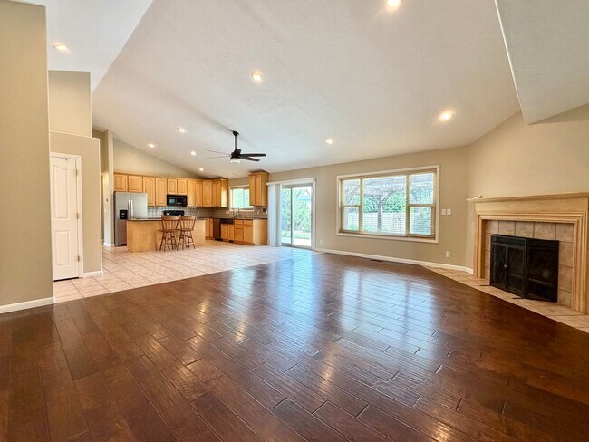 Photo - 961 Golden Pheasant Dr