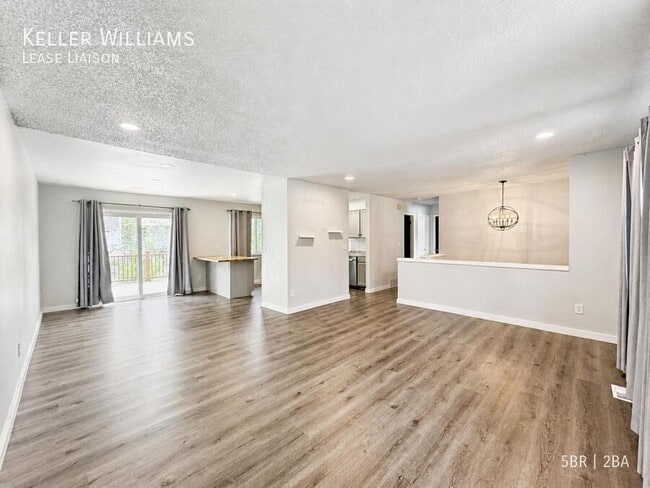 Photo - 1105 Mt View Ln