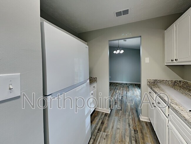 Photo - 110 Oakland Blvd