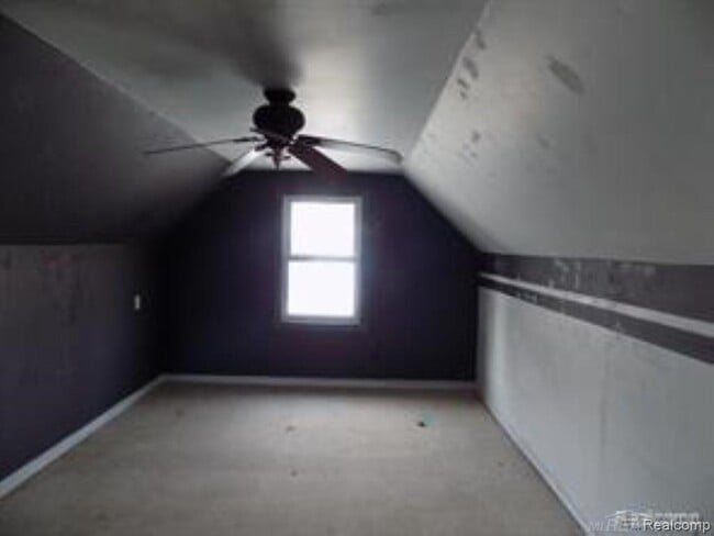 Photo - 2045 Central St