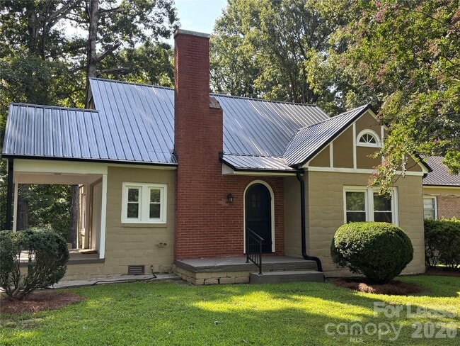 Building Photo - 1613 Boy Scout Rd