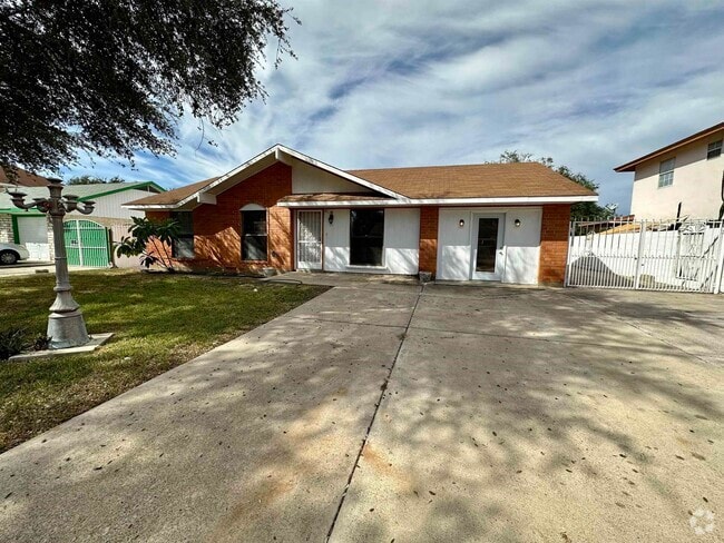 Building Photo - 4610 Retama Dr Rental