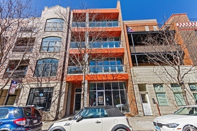 Building Photo - 1722 W Belmont Ave Rental