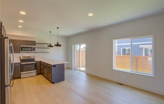 Photo - Townhouse 911