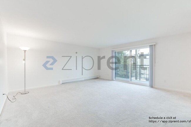 Photo - 911 N 73rd St