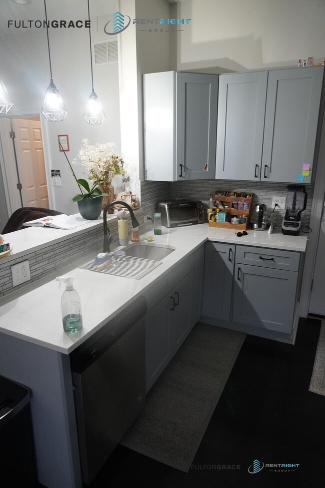Photo - 2031 W 23rd St Unit 2