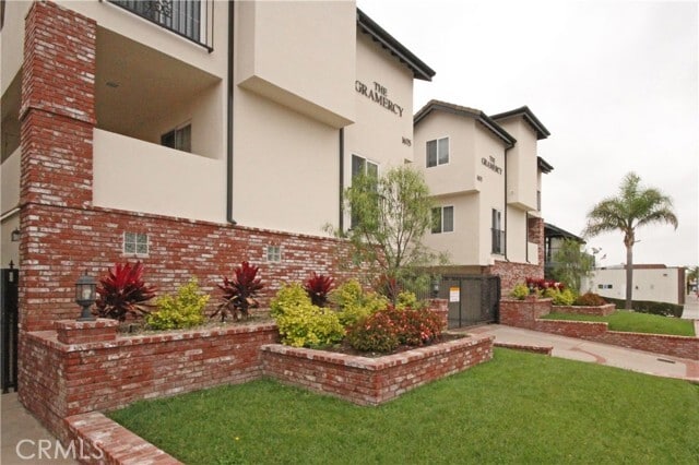 Photo - 1675 Gramercy Ave