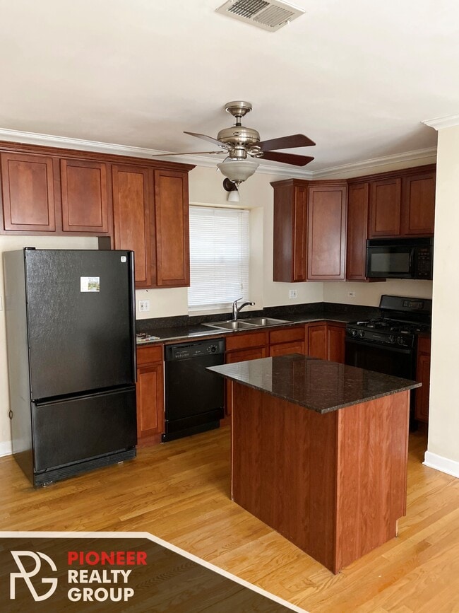 Photo - 628 W Roscoe St Unit 628-1N