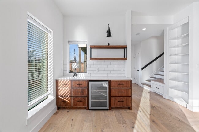 Building Photo - 3802 Commerce St