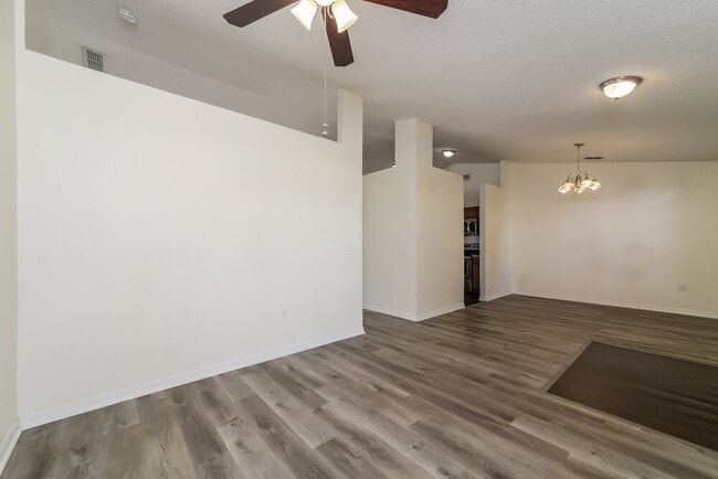 Photo - 7172 Summit Dr