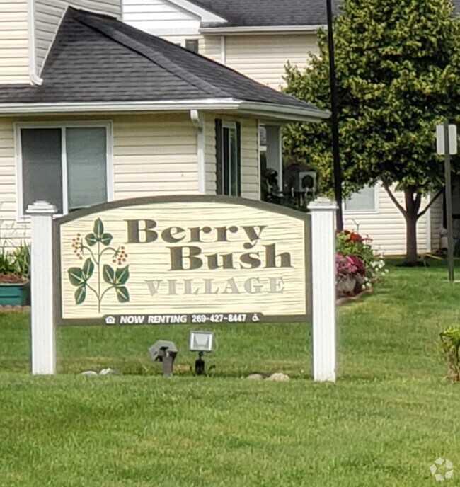 Building Photo - Berry Bush Village Rental