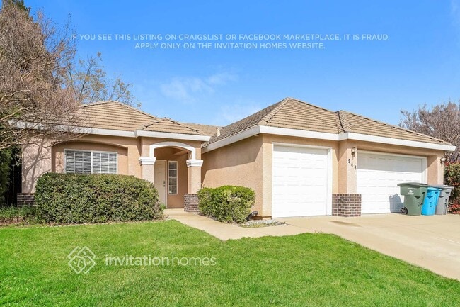 Photo - 945 Skyline Dr