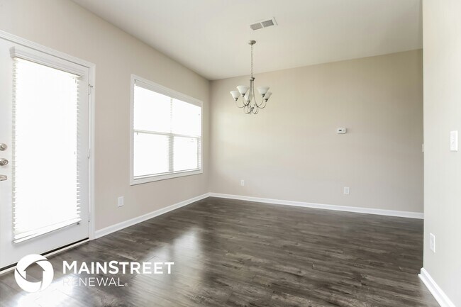 Photo - 900 Beverly Ct