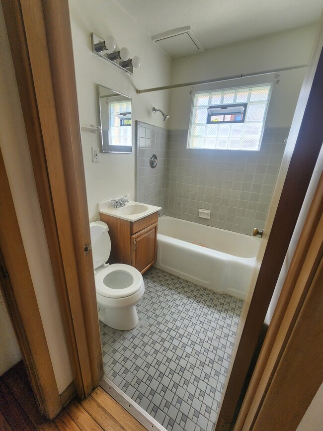 Photo - 3235 S 48th St Unit 3
