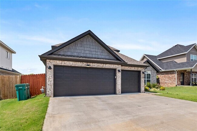 Photo - 1241 Bootleg Rd