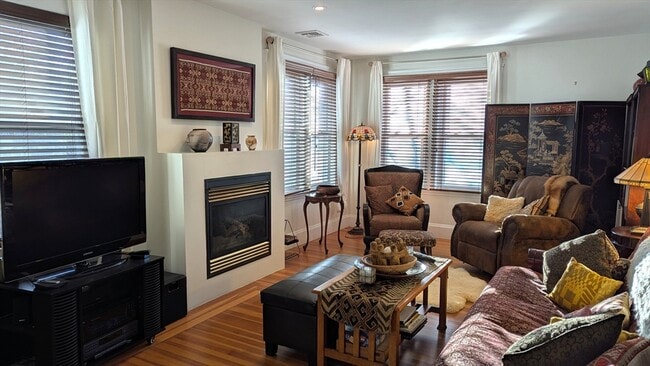 Photo - 346 Lexington St Unit B