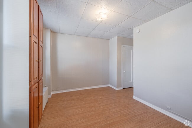 2BR, 1.5BA - 800SF - Primary Bedroom