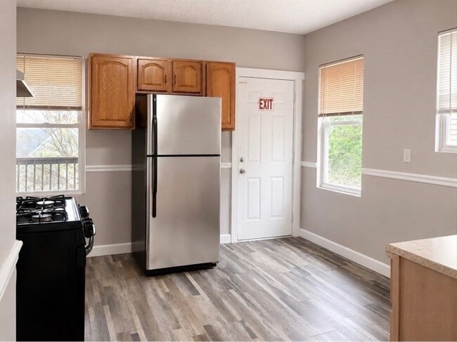 Photo - 32 Callender St Unit 3