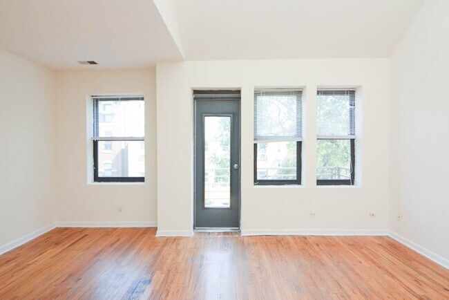 Photo - 909 W Dakin St Unit 204