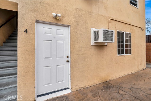 6827 Simpson Ave Unit 4