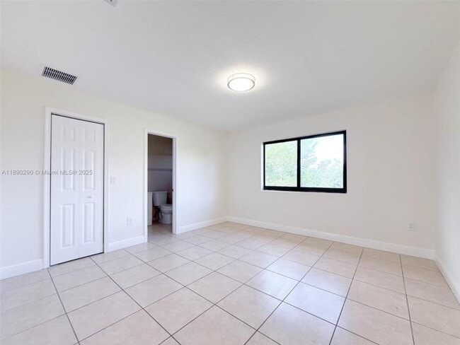 Photo - 3 bedroom in Miami FL 33142