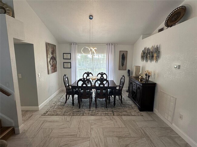 Photo - 7327 Floral Cir E