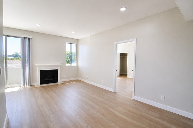 Photo - 2524 S Sepulveda Blvd
