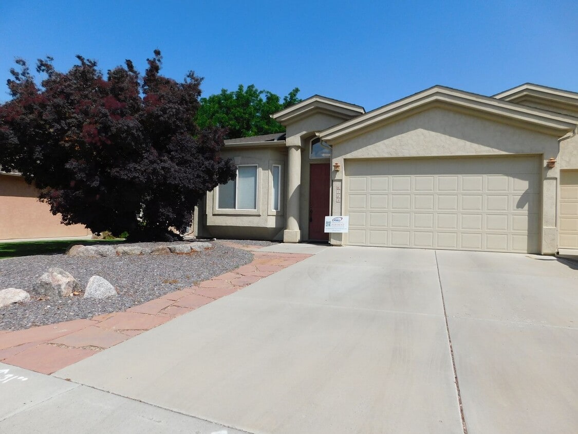 Spacious Duplex in N Grand Junction - Spacious Duplex in N Grand Junction