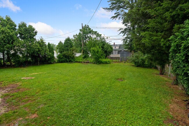 Photo - 409 Maiden Ln