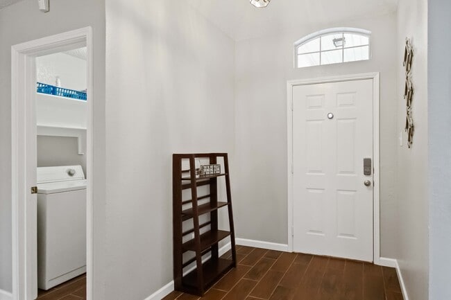 Entrada principal - 425 Kelley Ct