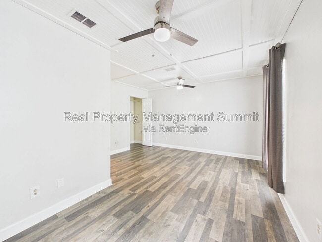 1336 Hunters Rd Unit C