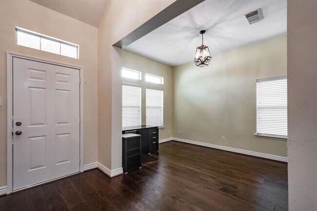 Photo - 5914 Shadow Creek Ct