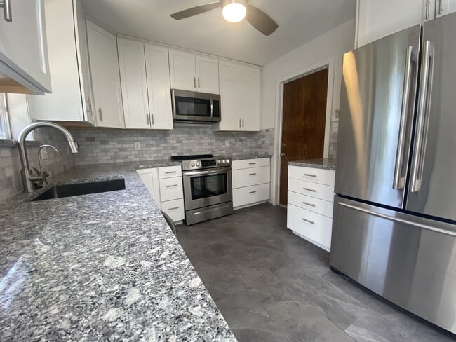 Photo - 1714 Village Dr