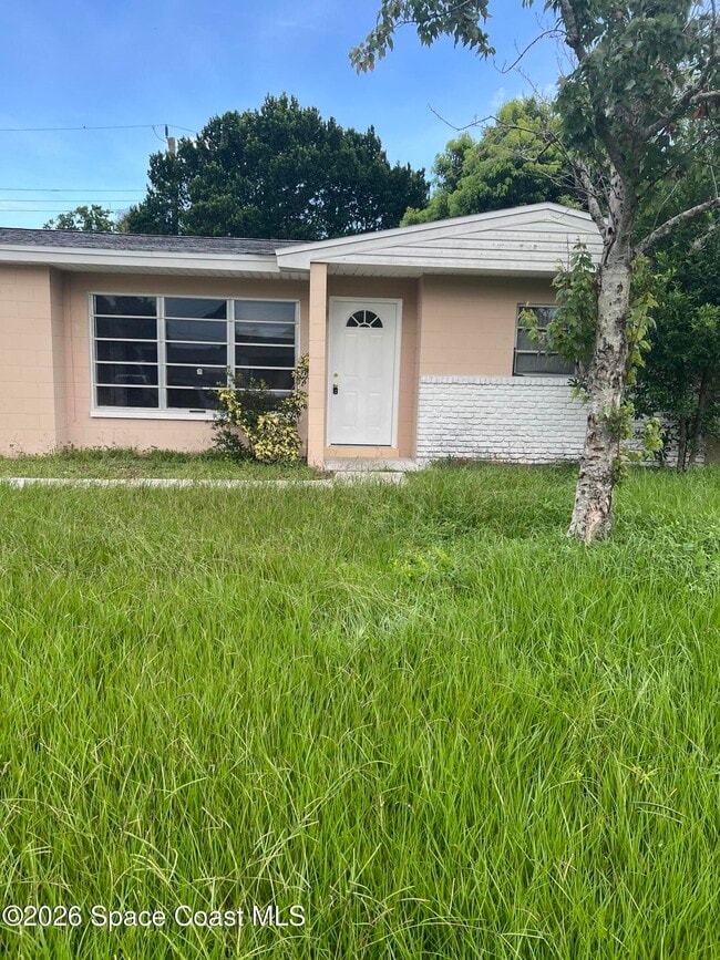 Photo - 461 Amity Ave
