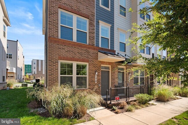 Building Photo - 128 Stowe Dr Rental