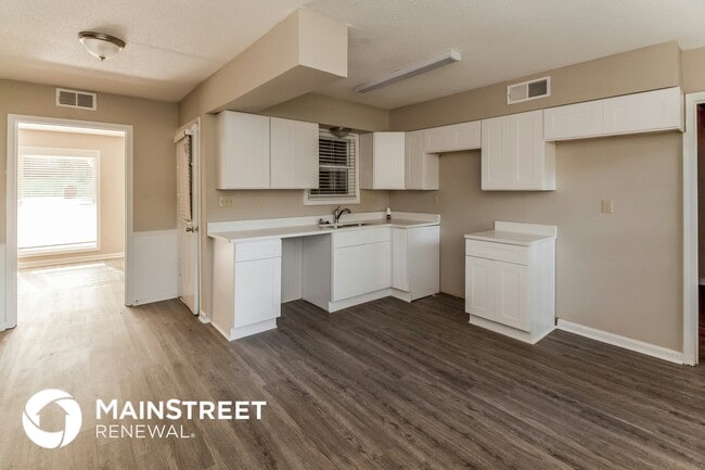 Photo - 2526 Jenwood St