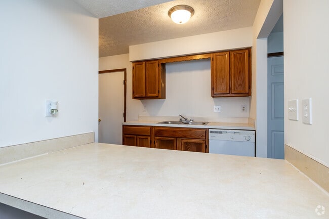 3BR, 2.5BA - 1,300SF - Kitchen