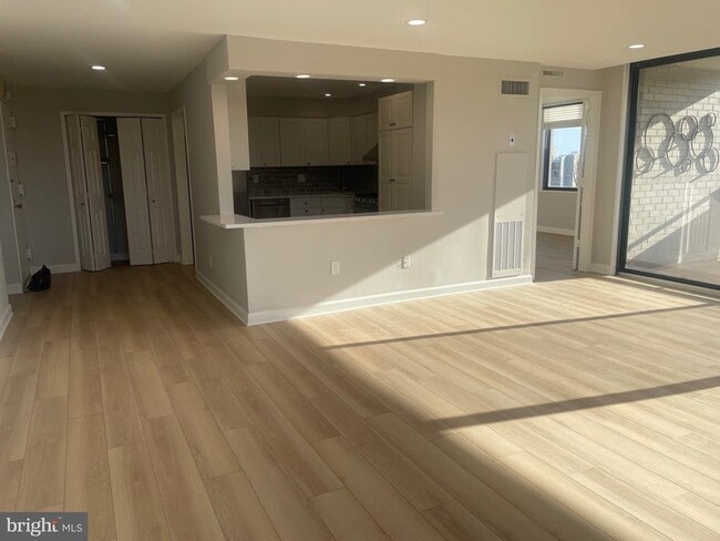 Photo - 5225 Pooks Hill Rd Unit 828S