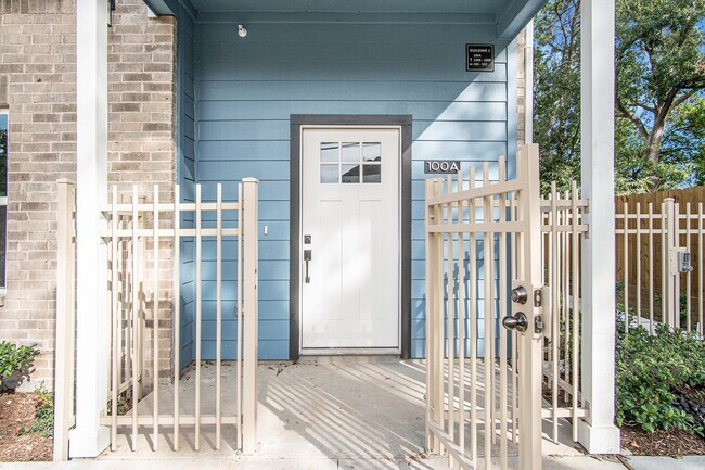 5262 Ella Blvd Unit 100A