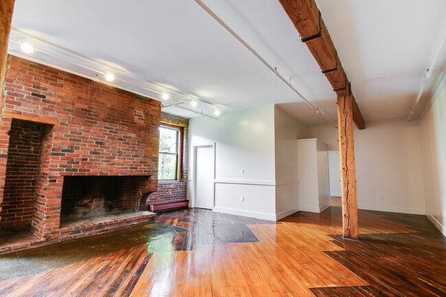 Building Photo - 791 Tremont St Rental