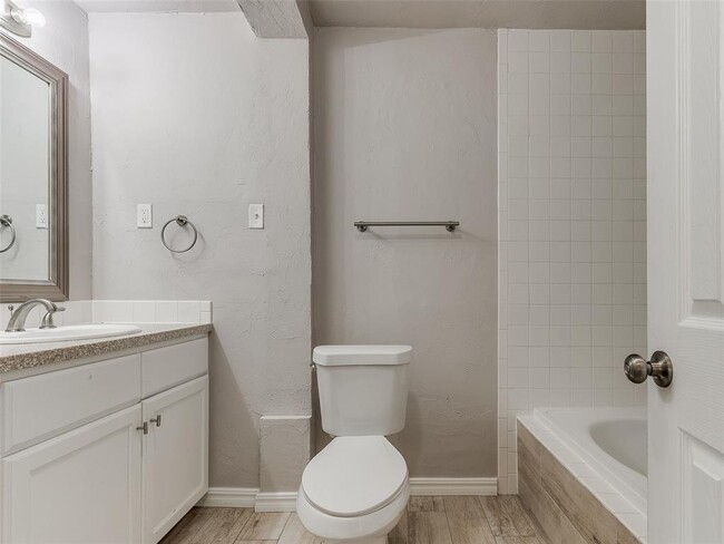 Photo - 1213 Iowa St