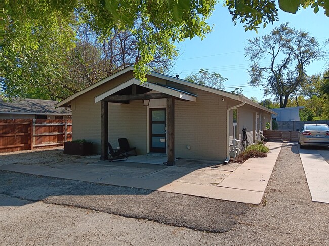 Photo - 6003 Jain Ln Townhome