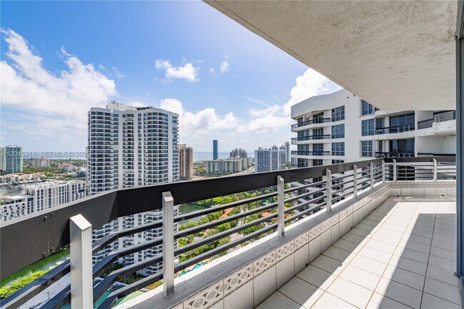 3530 Mystic Pointe Dr Unit 3206
