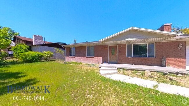 Building Photo - Great 5 Bed Now Available in Riverton Rental