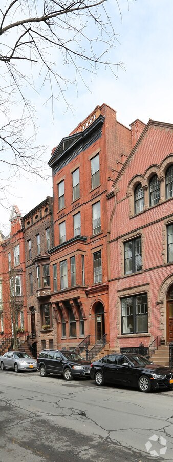 Photo - 441 State St